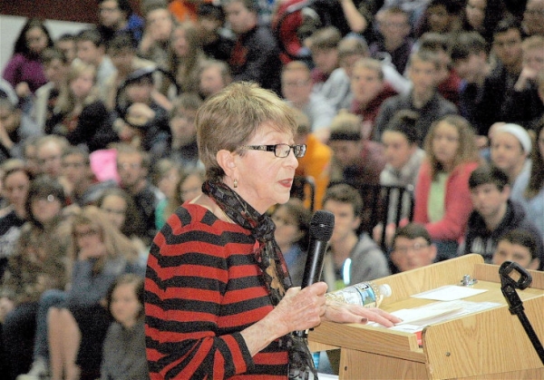 Trudy Naumann Dreyer speaking to a group of high school students.